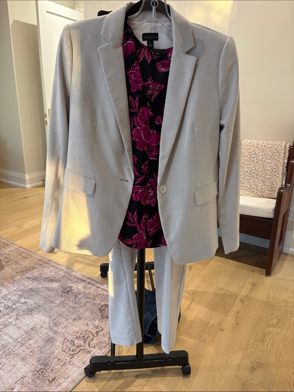 Ann Taylor Light Gray Women's Suit Blazer & Pants with Floral Shell
